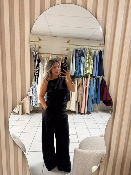Asymmetrical Black Set